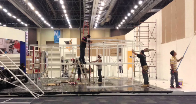Montaje de stand en exposición corporativa en México